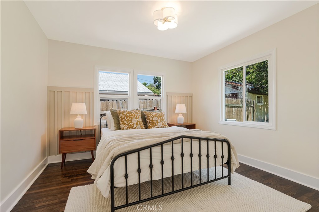 59 W Mariposa Street