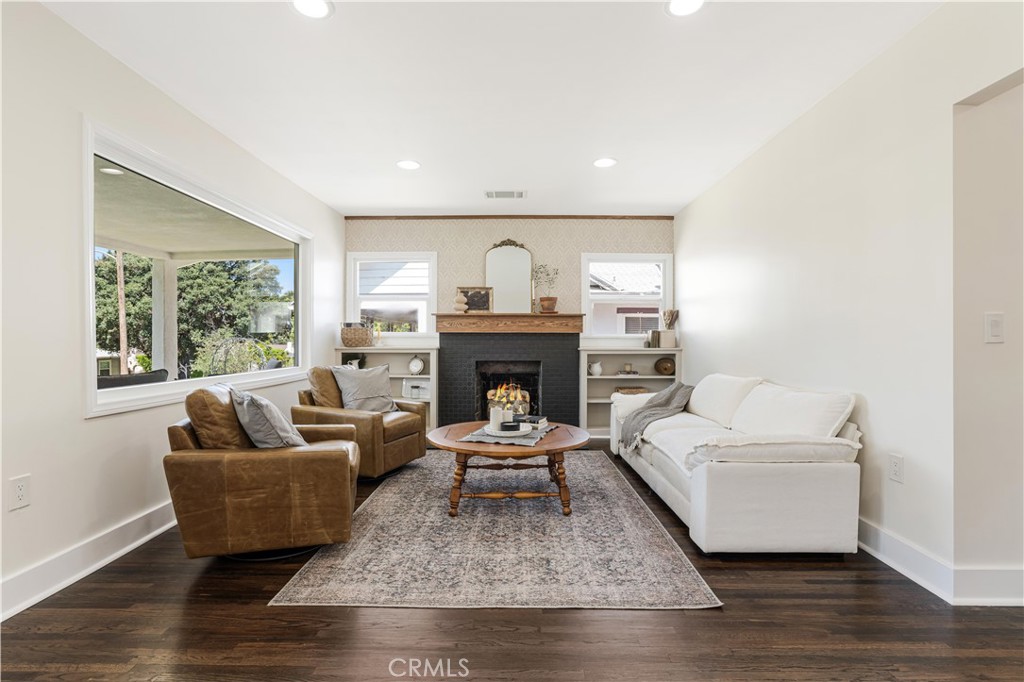 59 W Mariposa Street