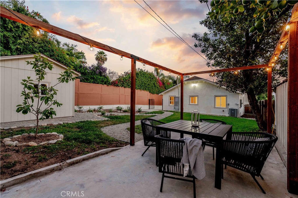 59 W Mariposa Street