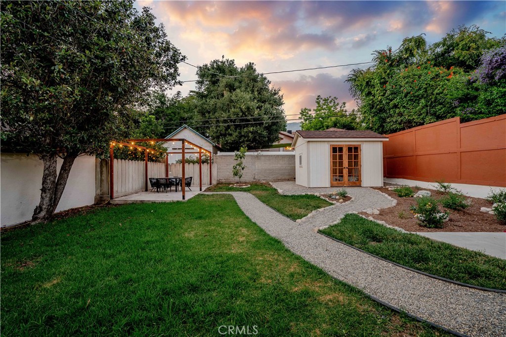 59 W Mariposa Street