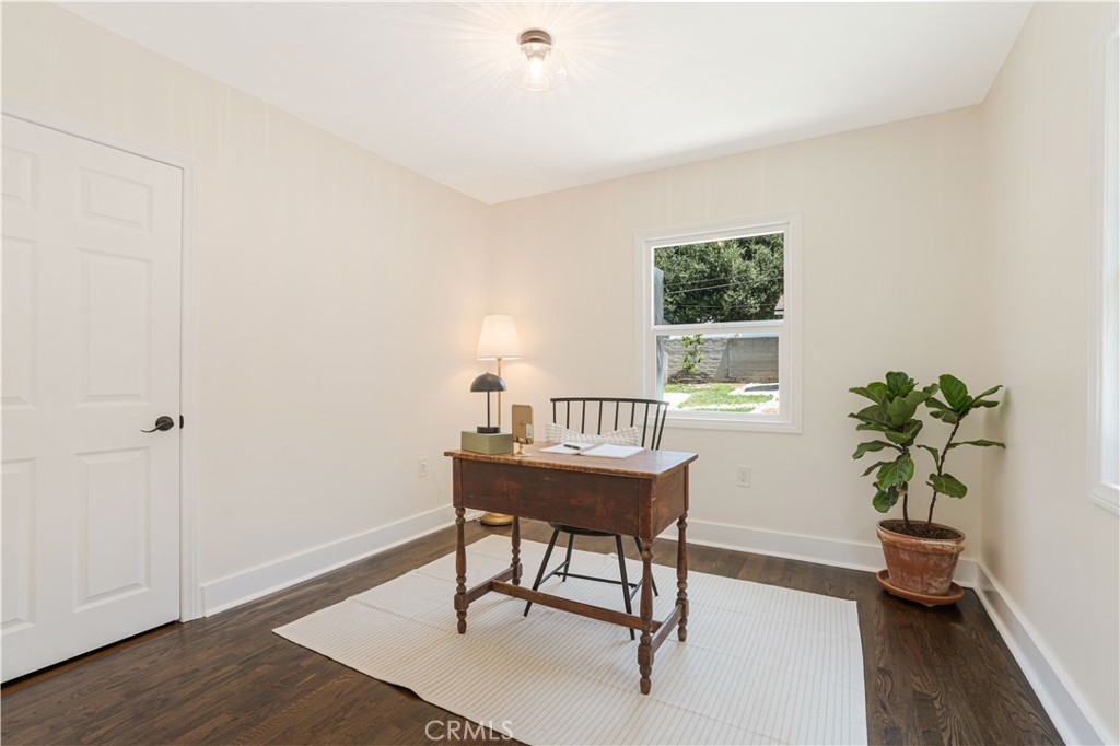 59 W Mariposa Street