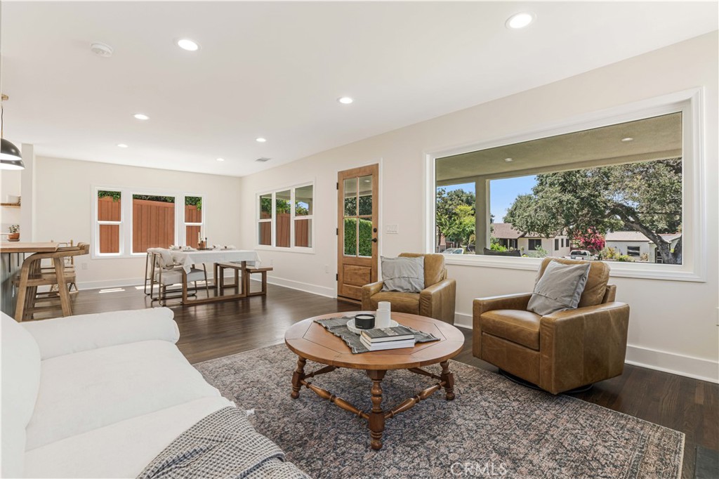 59 W Mariposa Street