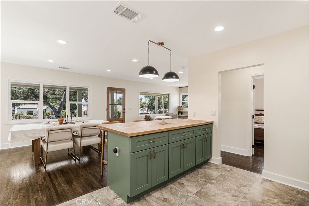 59 W Mariposa Street