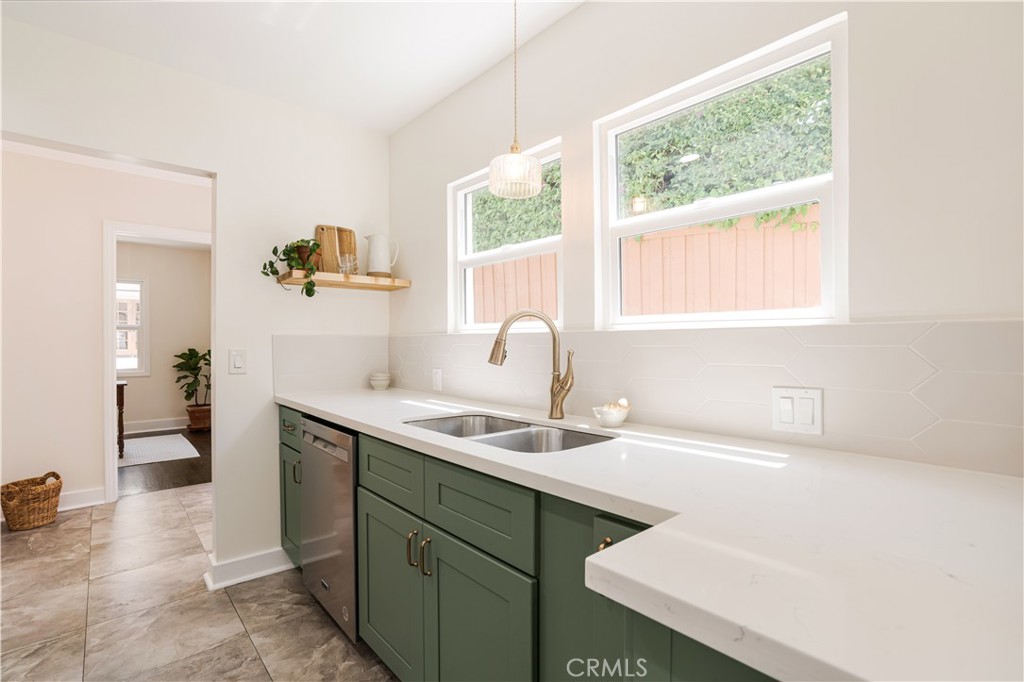 59 W Mariposa Street