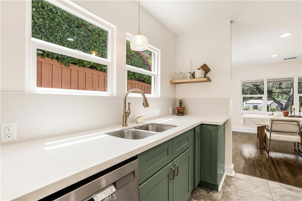 59 W Mariposa Street