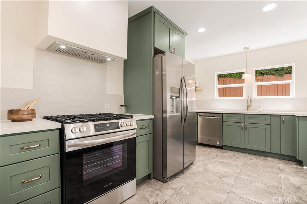 59 W Mariposa Street