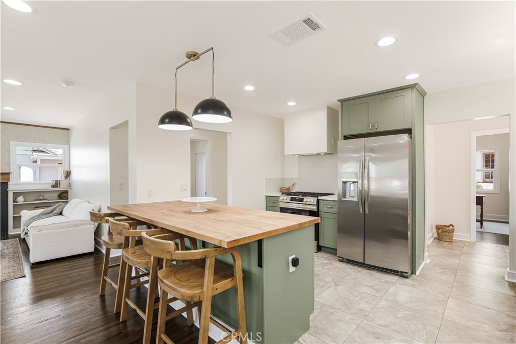 59 W Mariposa Street