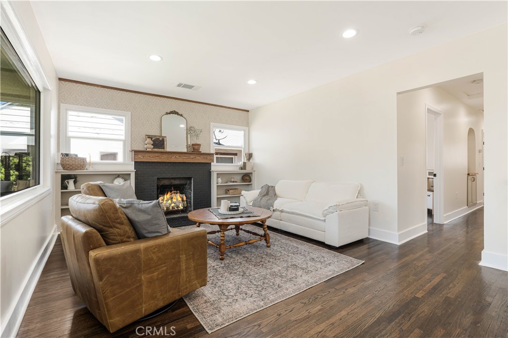 59 W Mariposa Street