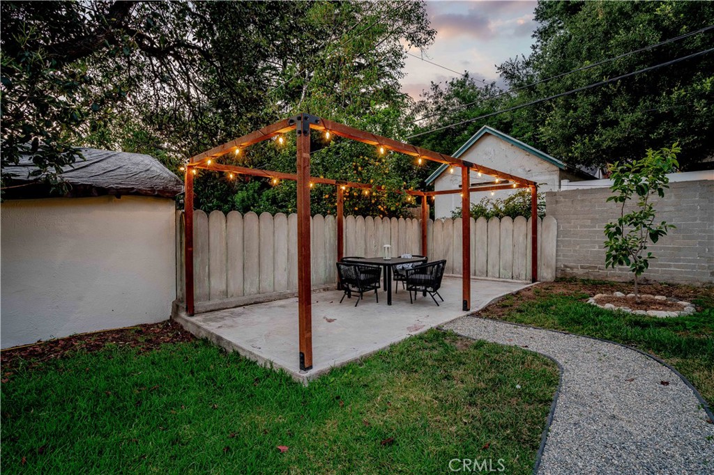 59 W Mariposa Street