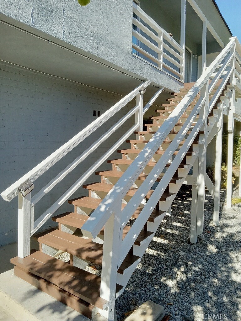 389 E Kingsley Avenue