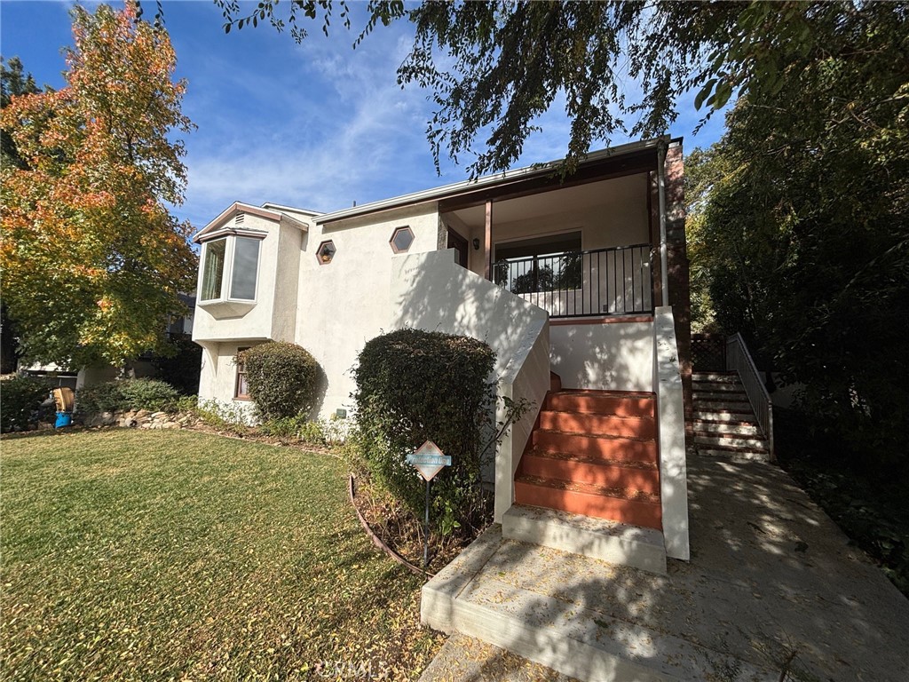 1029 E Mount Curve Avenue