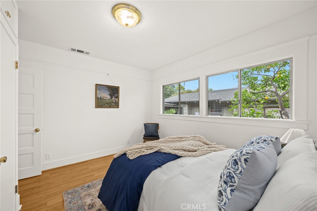 859 N Chester Avenue