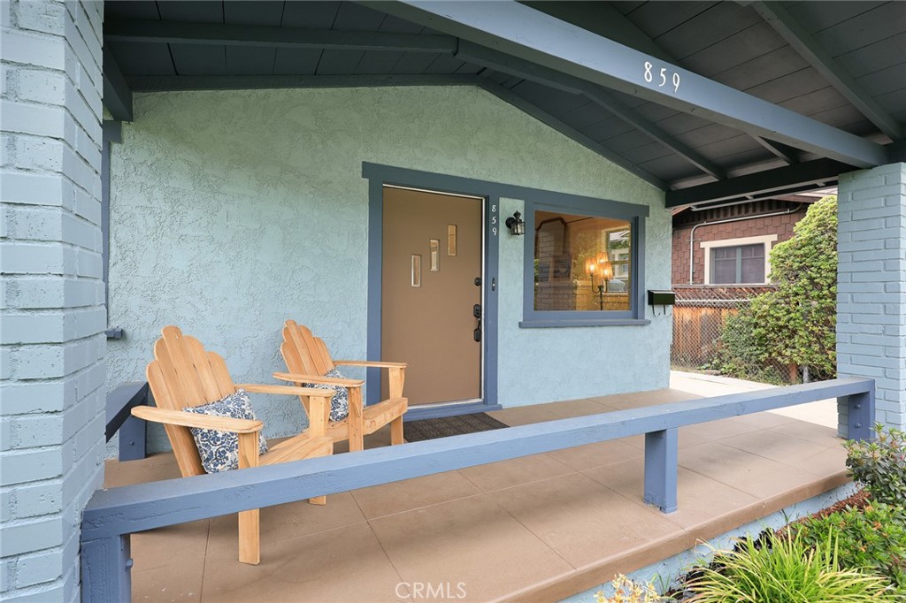 859 N Chester Avenue