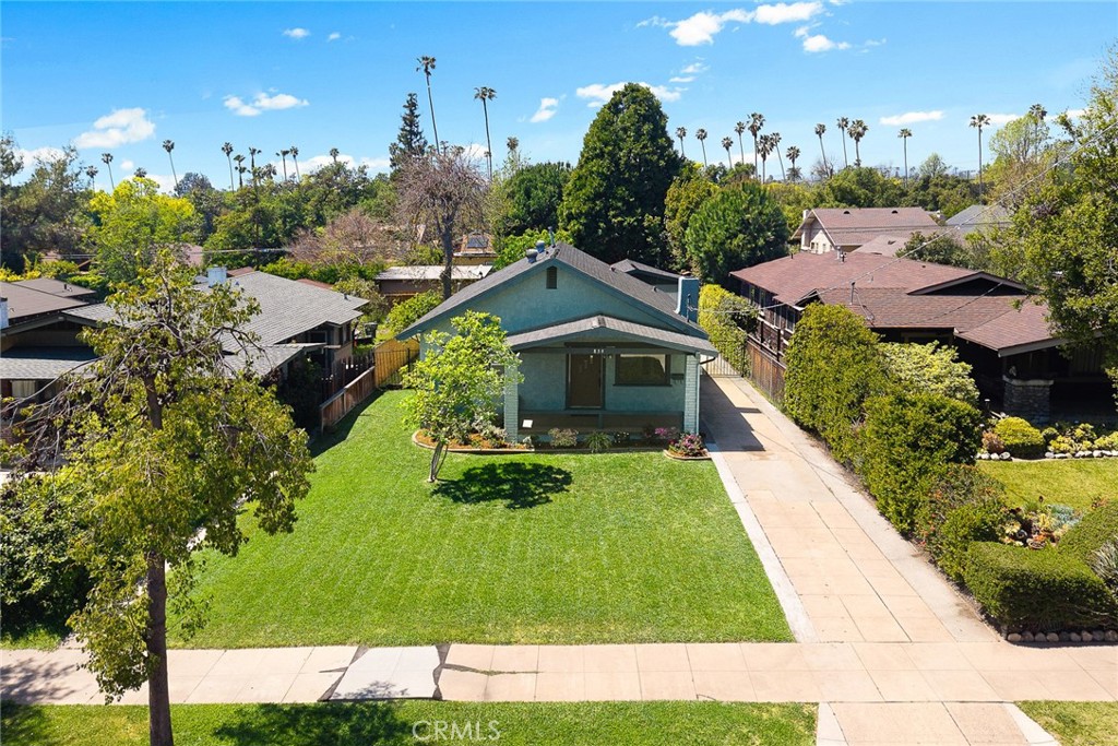 859 N Chester Avenue