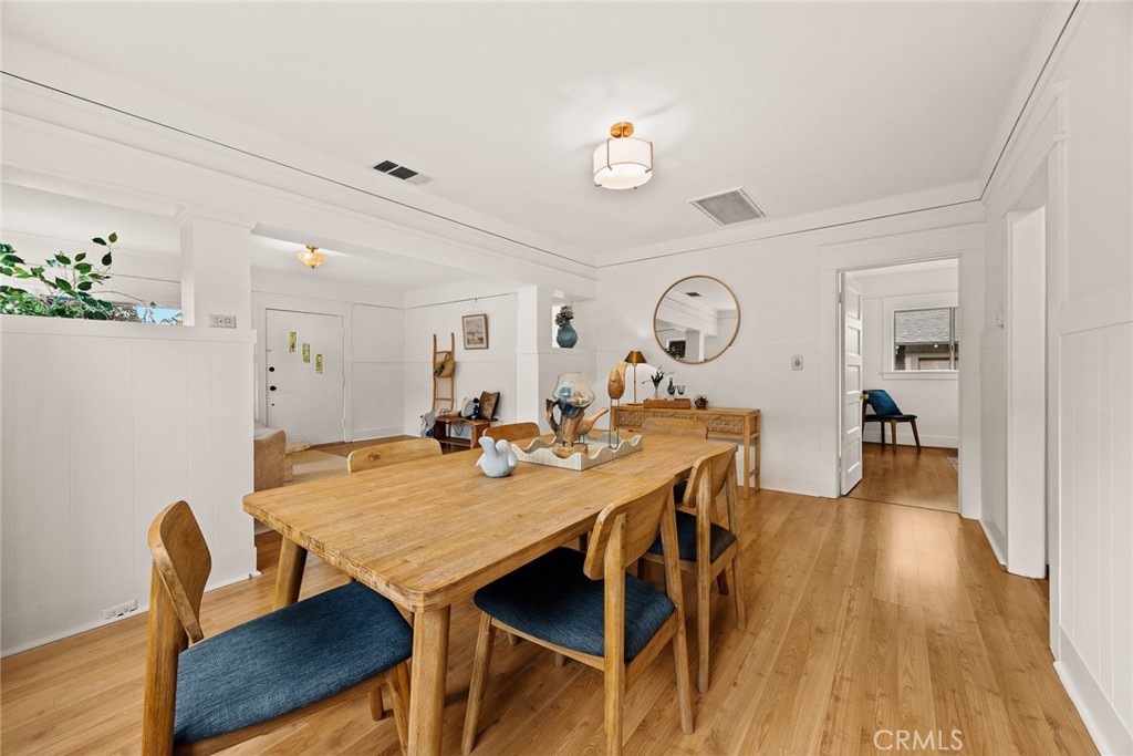 859 N Chester Avenue