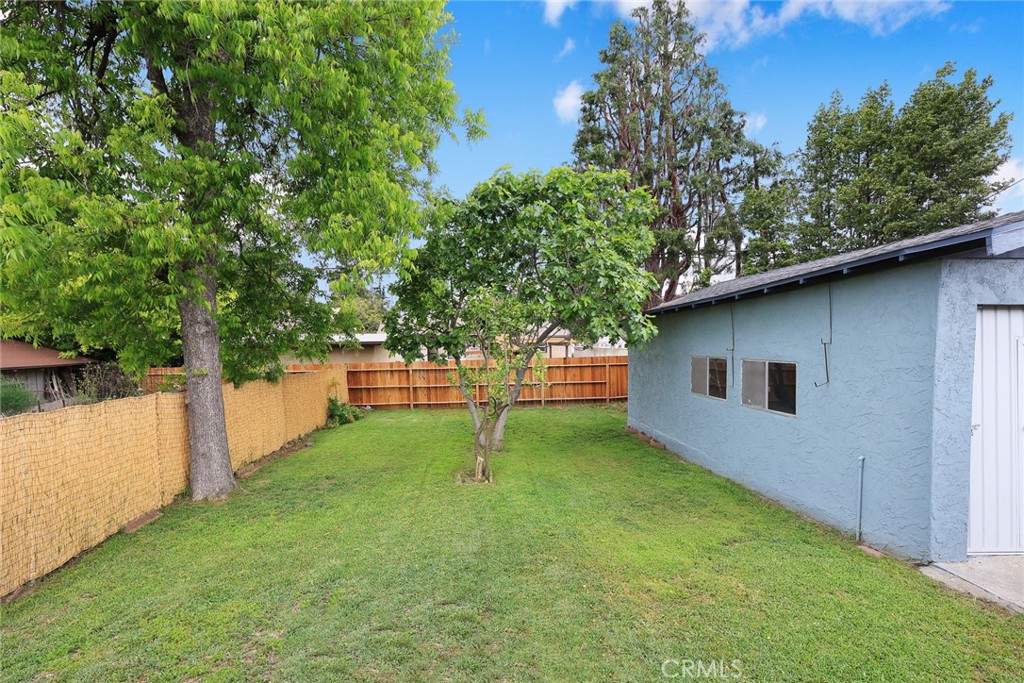 859 N Chester Avenue