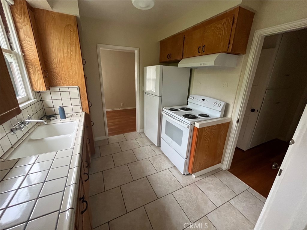 70 Eastern Avenue S 70