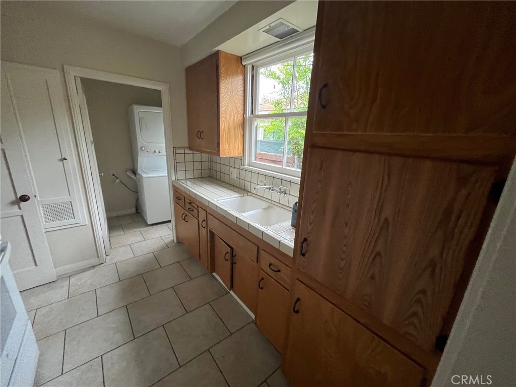 70 Eastern Avenue S 70