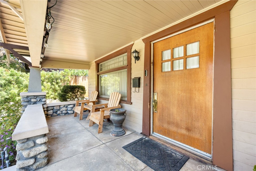 1190 N Wilson Avenue N