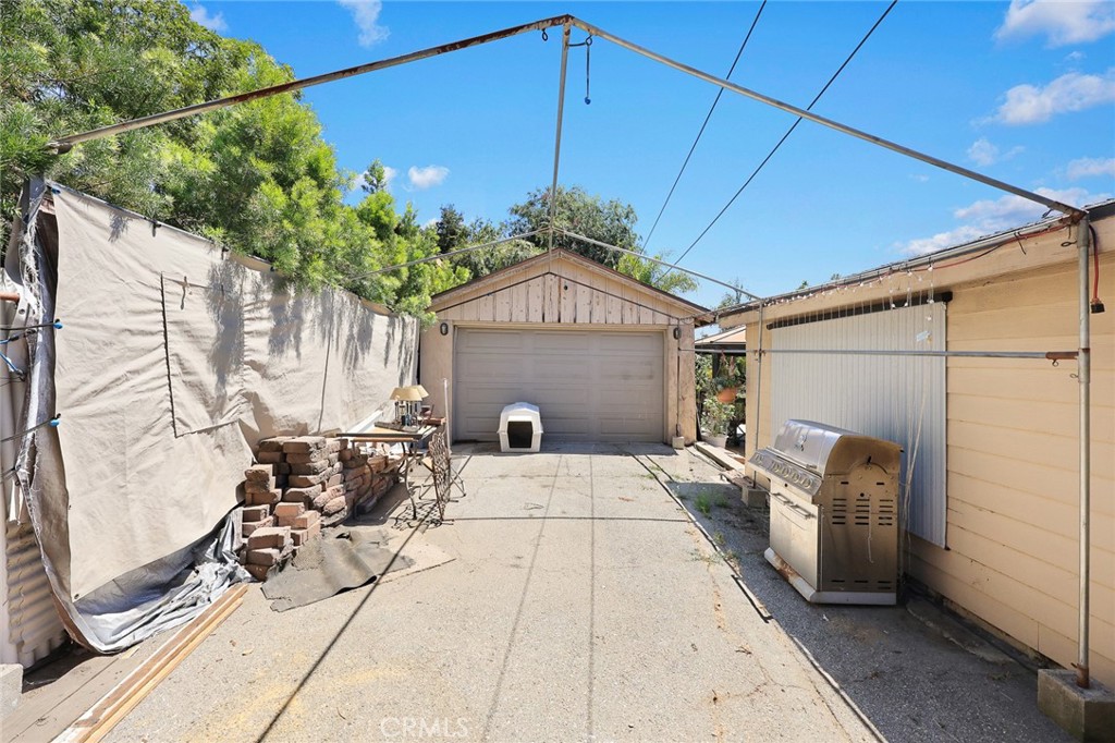 1190 N Wilson Avenue N