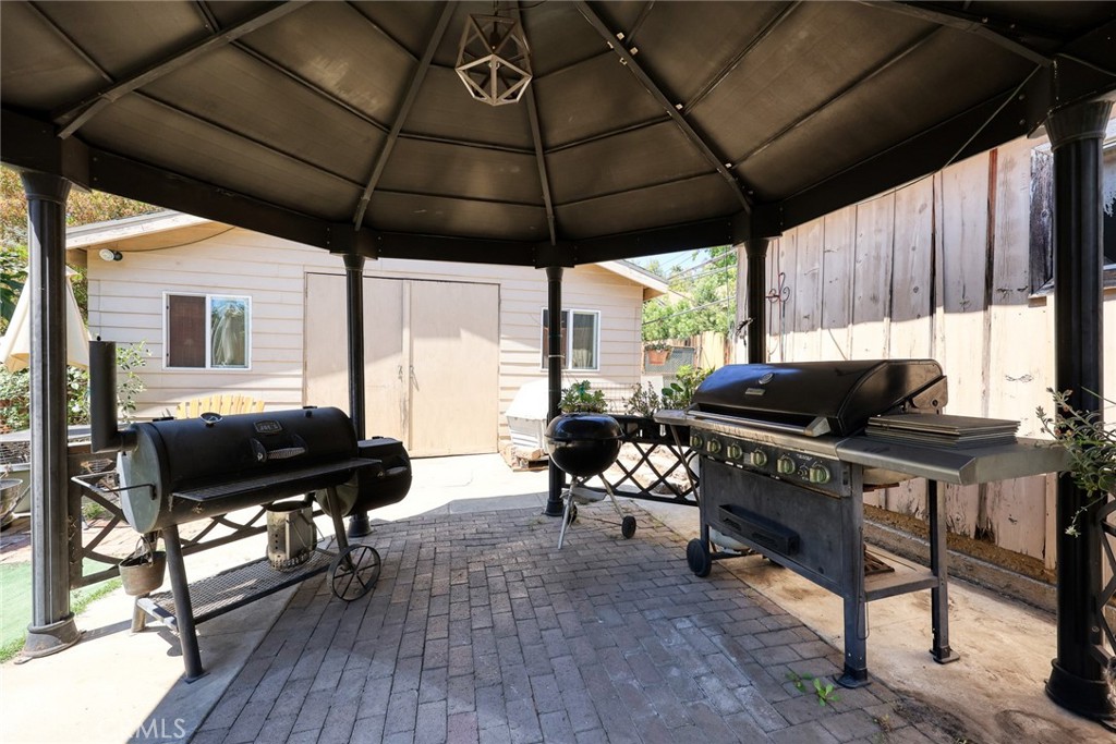 1190 N Wilson Avenue N