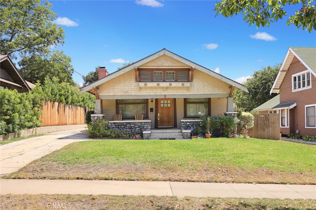 1190 N Wilson Avenue N