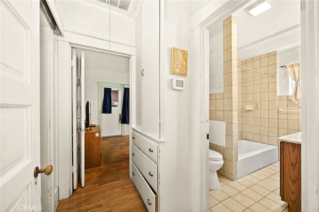 1190 N Wilson Avenue N