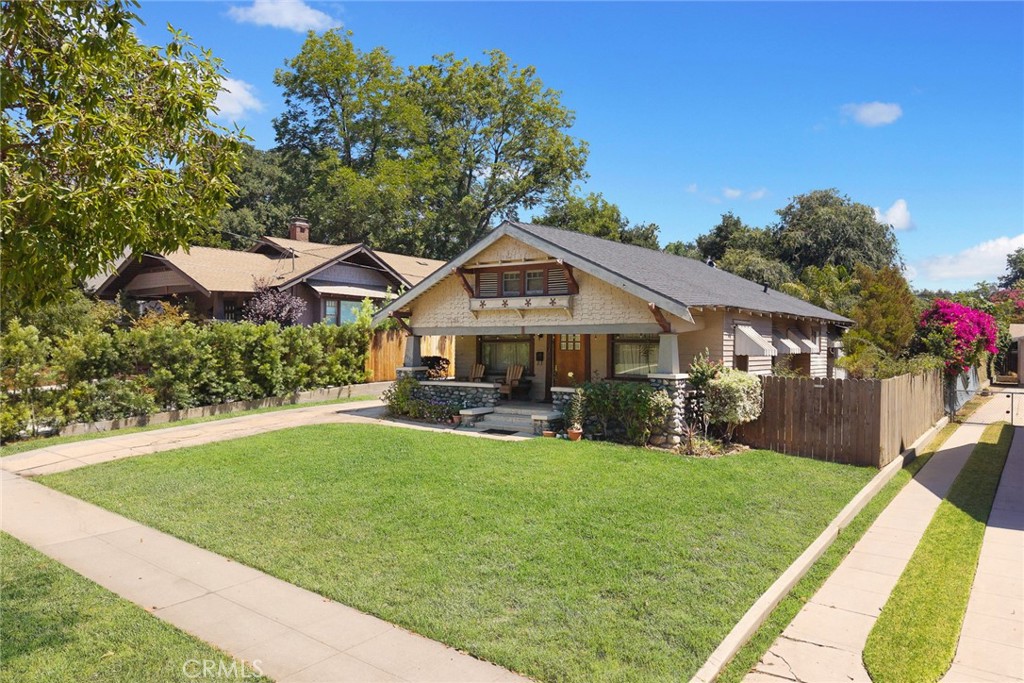 1190 N Wilson Avenue N