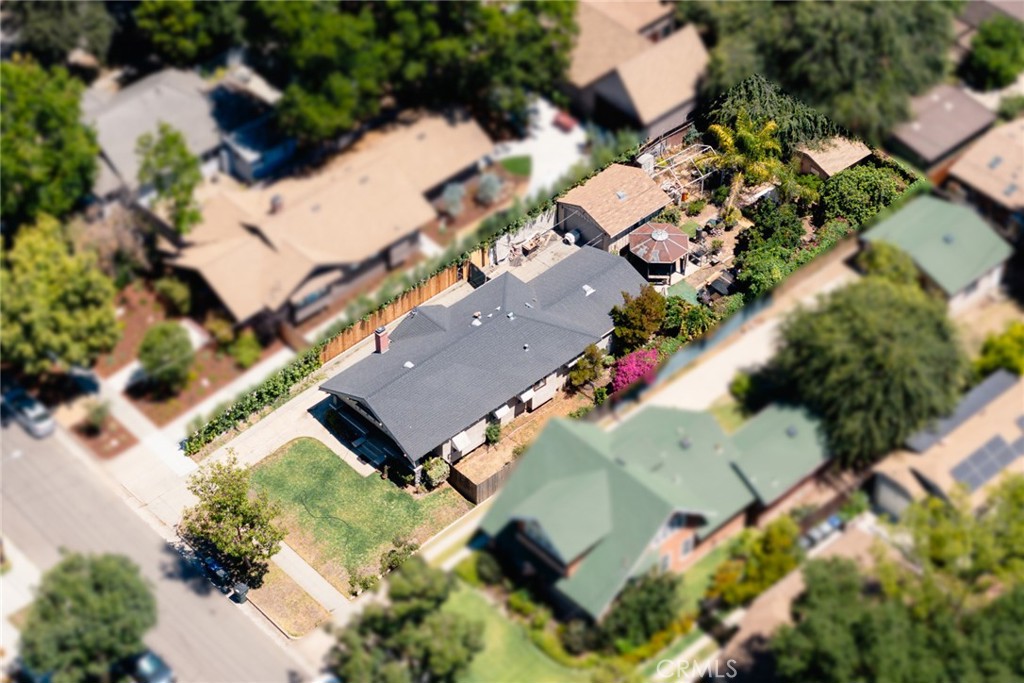 1190 N Wilson Avenue N