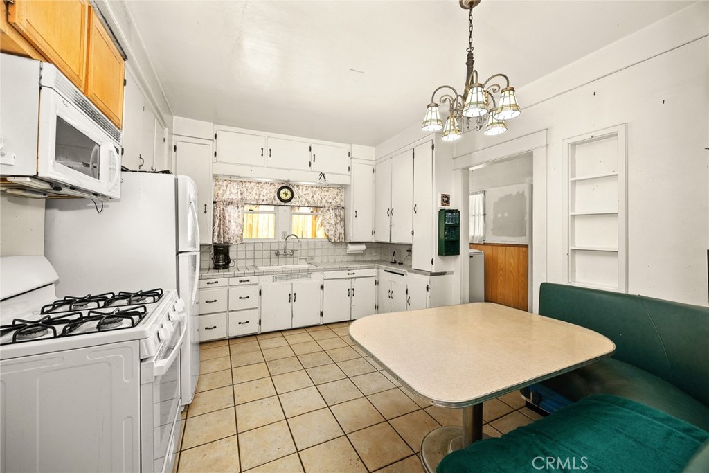 1190 N Wilson Avenue N