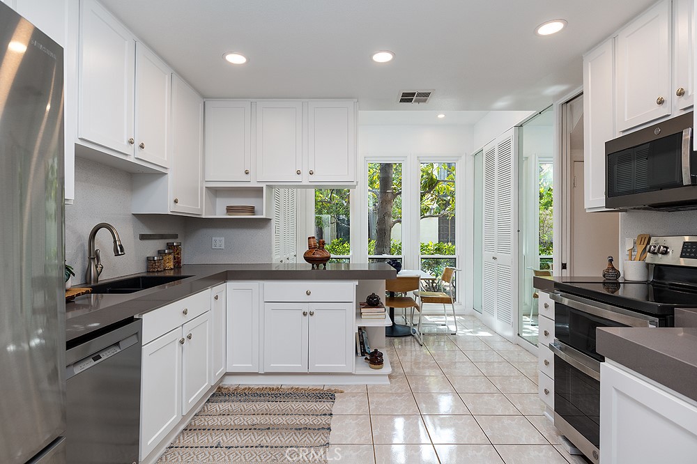 783 S Orange Grove Boulevard 2