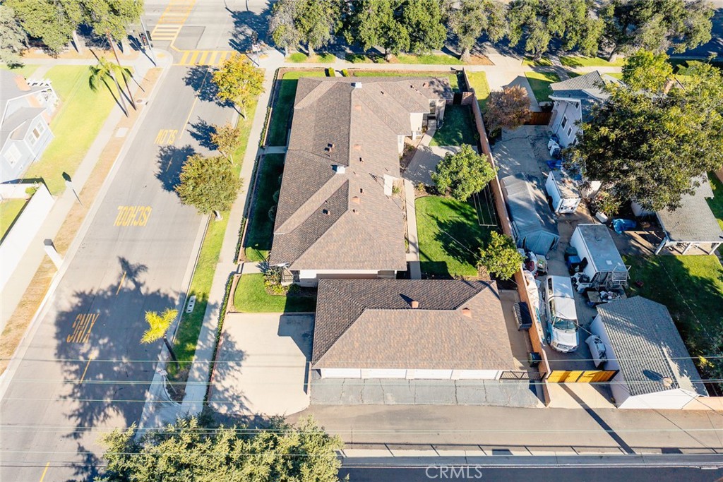 1047 N San Gabriel Avenue