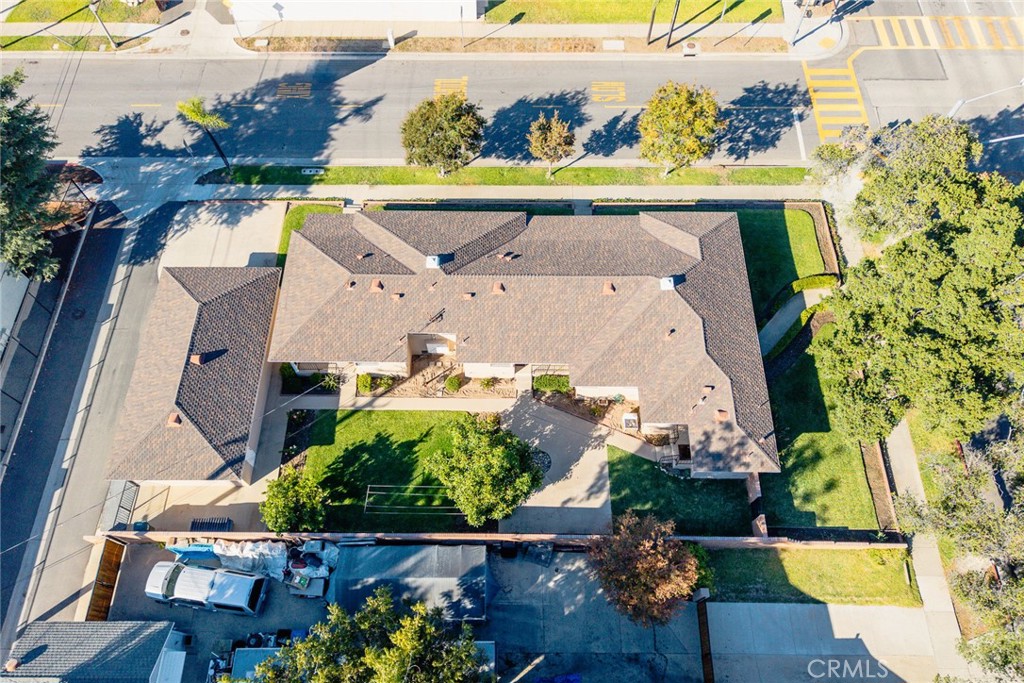 1047 N San Gabriel Avenue