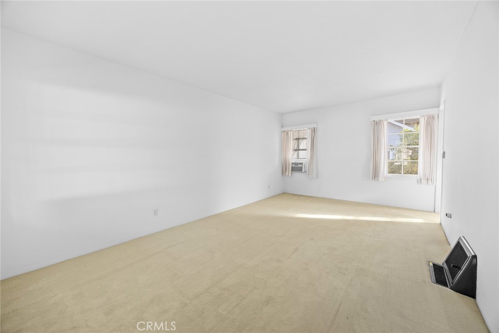 1047 N San Gabriel Avenue