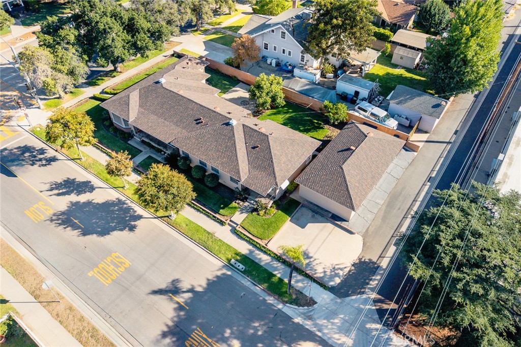 1047 N San Gabriel Avenue