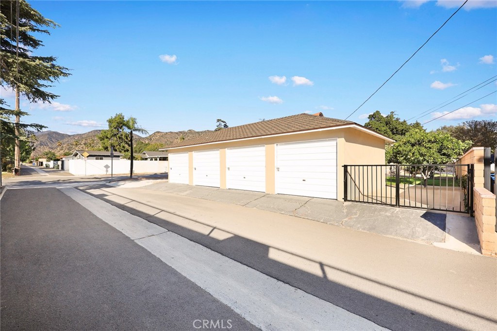 1047 N San Gabriel Avenue