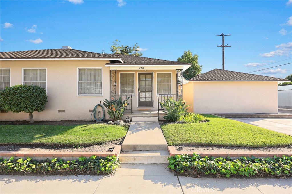 1047 N San Gabriel Avenue