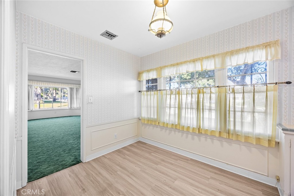 1047 N San Gabriel Avenue