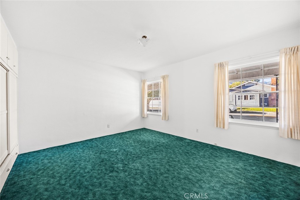 1047 N San Gabriel Avenue