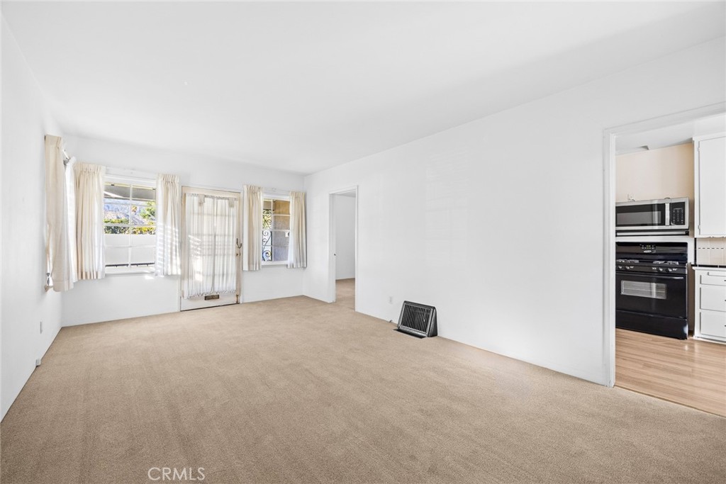 1047 N San Gabriel Avenue