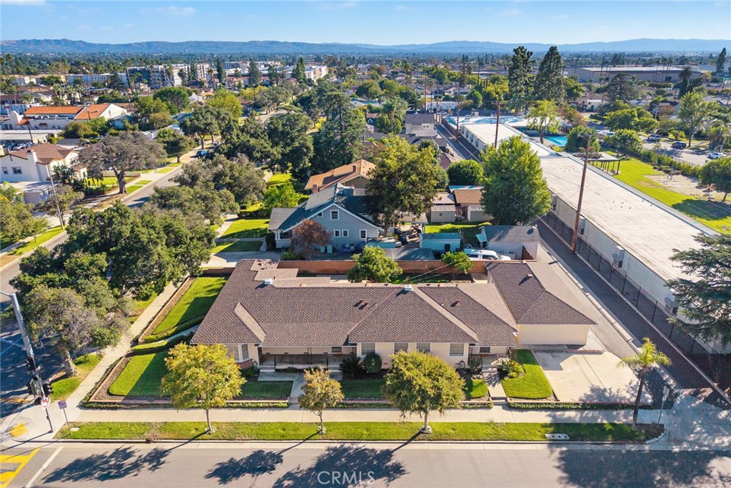 1047 N San Gabriel Avenue