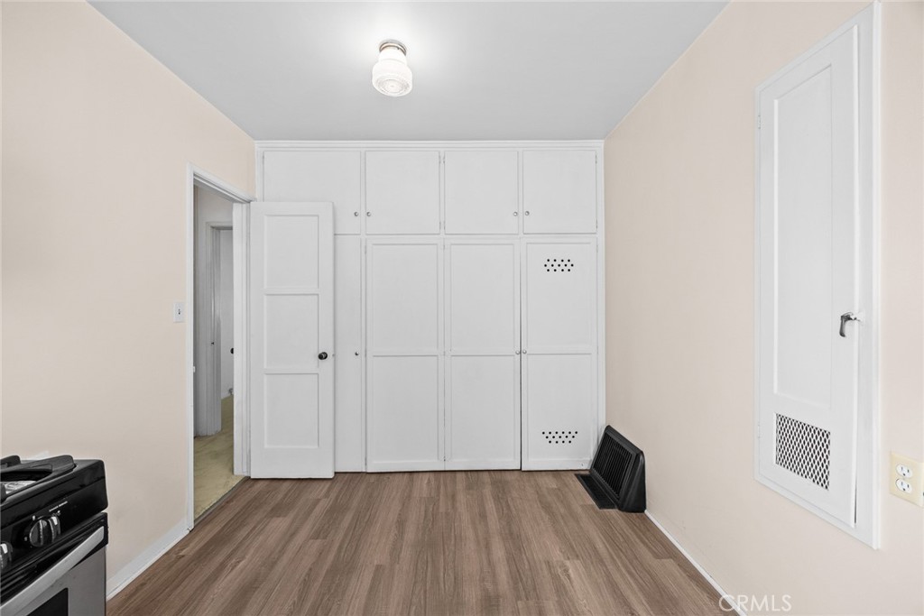 1047 N San Gabriel Avenue