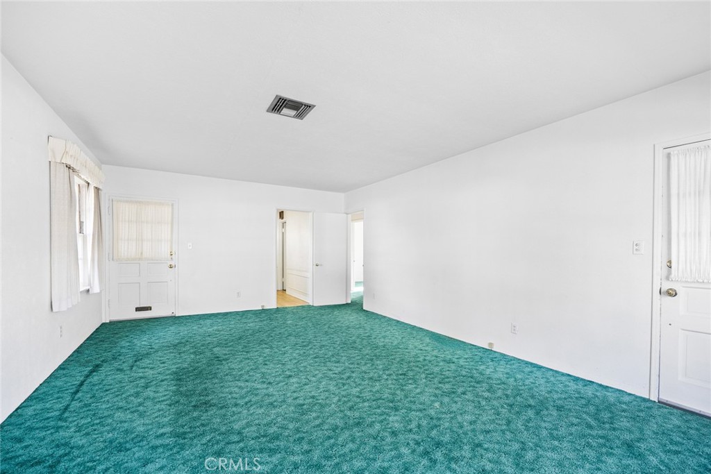 1047 N San Gabriel Avenue