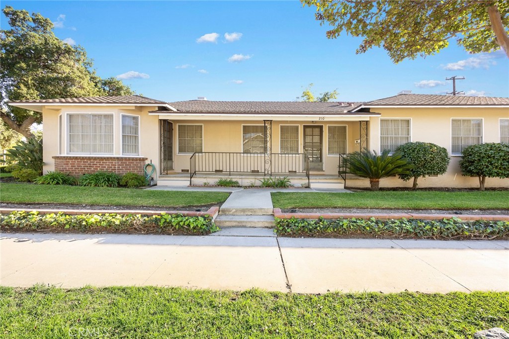 1047 N San Gabriel Avenue