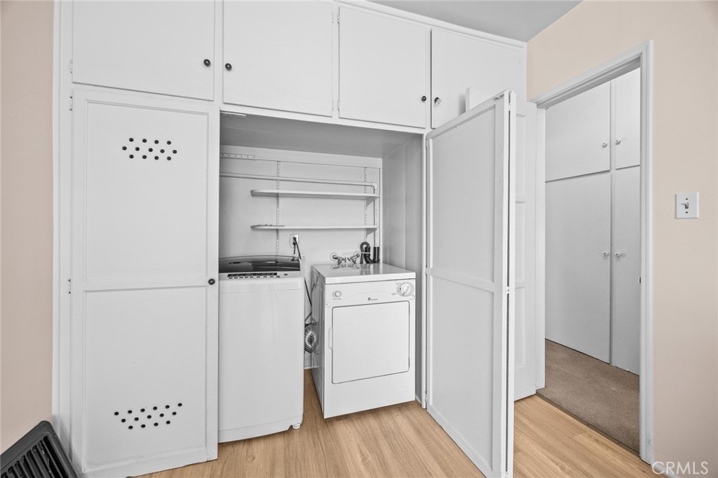 1047 N San Gabriel Avenue