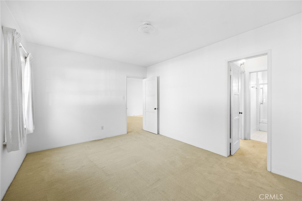 1047 N San Gabriel Avenue