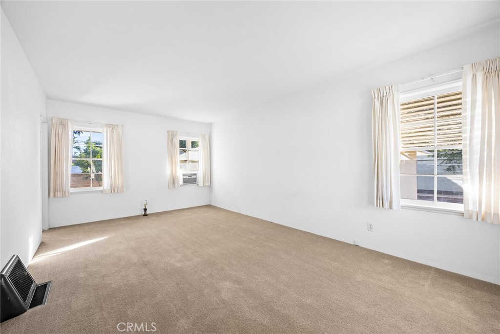 1047 N San Gabriel Avenue