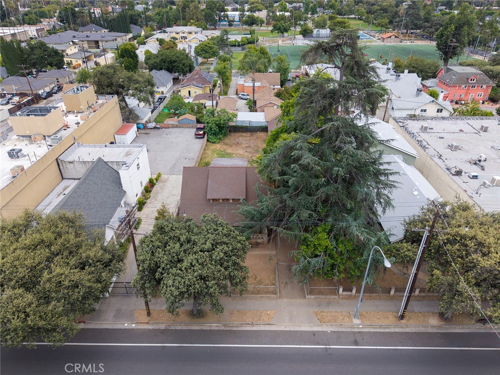 366 E Orange Grove