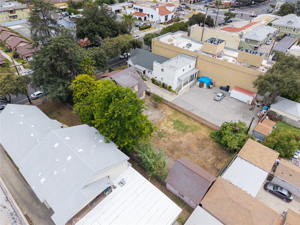 366 E Orange Grove