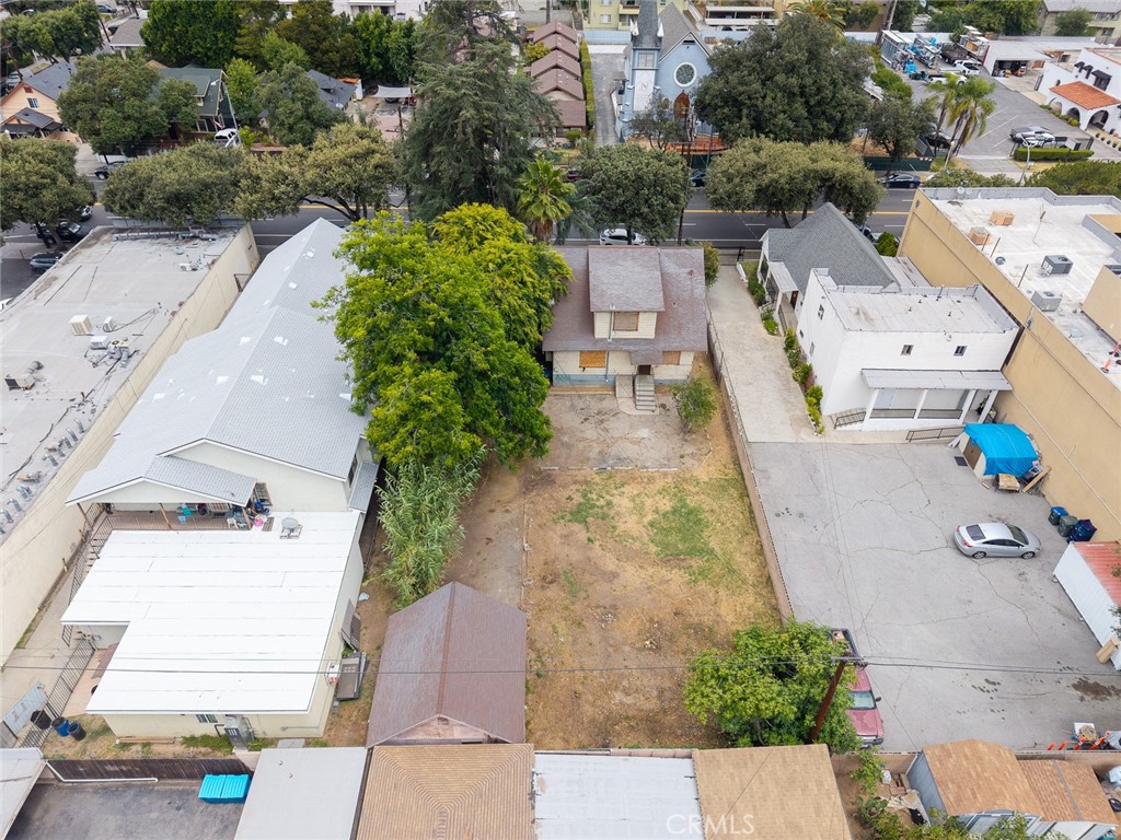 366 E Orange Grove